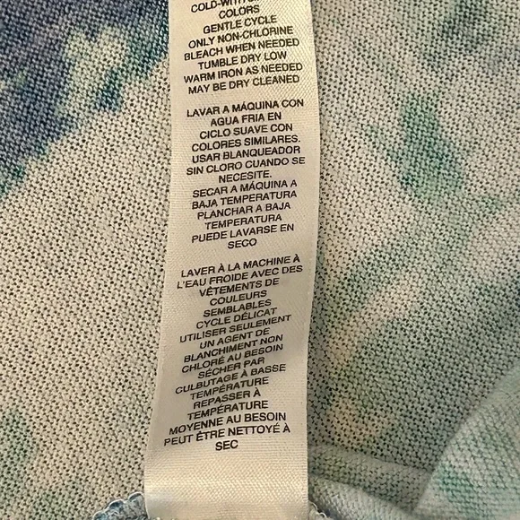 Chico's Weekend Blue and Green Patterned Blouse - Picture 5 of 5